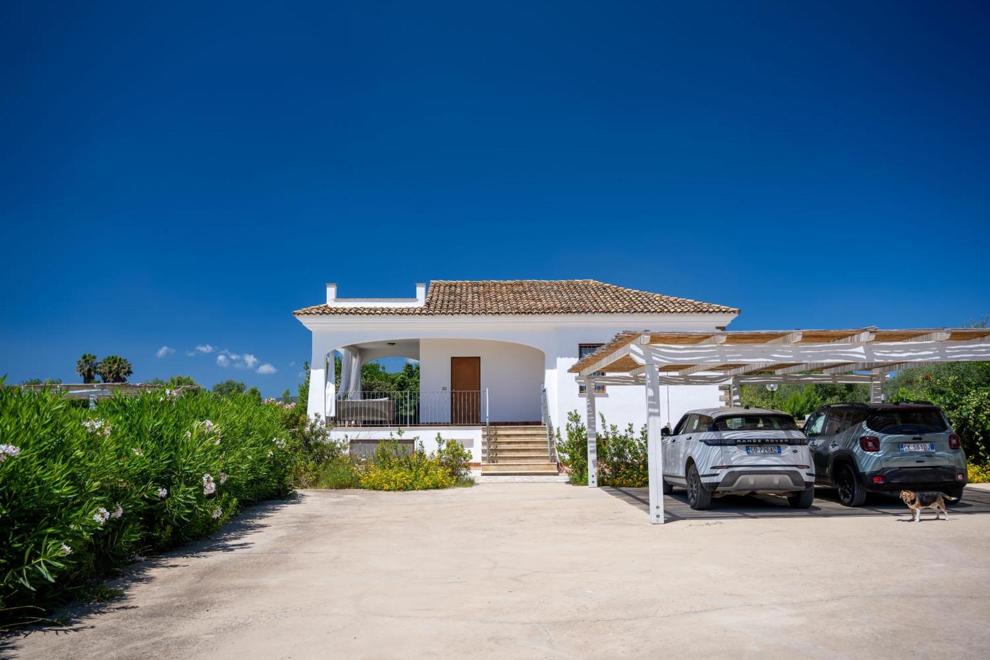 Villa Rafael Con Piscina, Iun P4098 阿尔盖罗 外观 照片